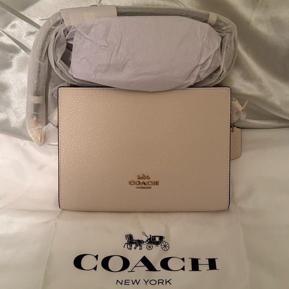 🌸 Coach NWT Chalk Pebbled Leather Slim Crossbody Bag with Gold Hardware - Picture 4 of 9